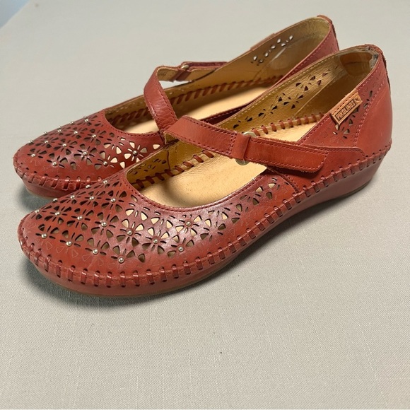 Pikolinos Leather Mary Jane Flats Size 39 8.5–9 Red Cutout Floral Comfort Shoes - Picture 8 of 15